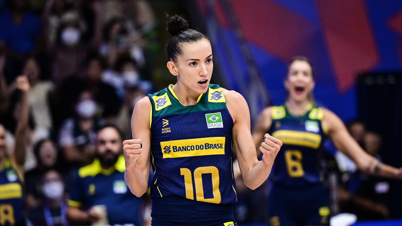 Gabi hits the ground running as Brazil top Italy in Bangkok volleyballworld