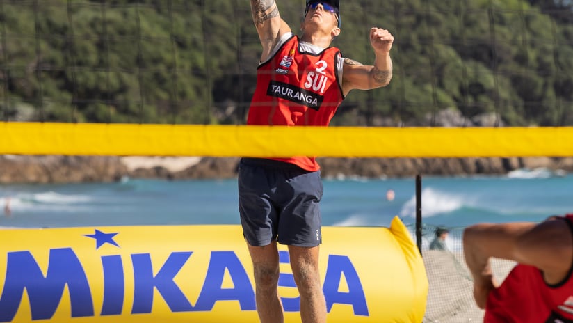 SUI Ben Hensler-Serving