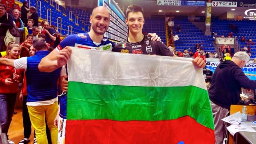 Matey Kaziyski and Aleksandar Nikolov pose together during one of their encounters in Italy’s SuperLega (source: bvf.bg)