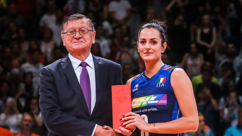 Italy celebrate VNL 2022 gold!