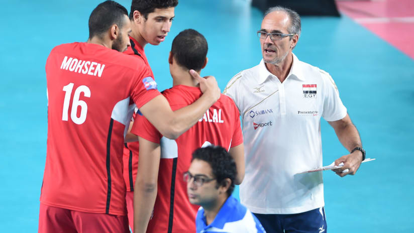Miranda in action during his time coaching Egypt