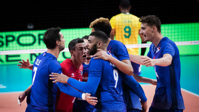 France libero Jenia Grebennikov and team