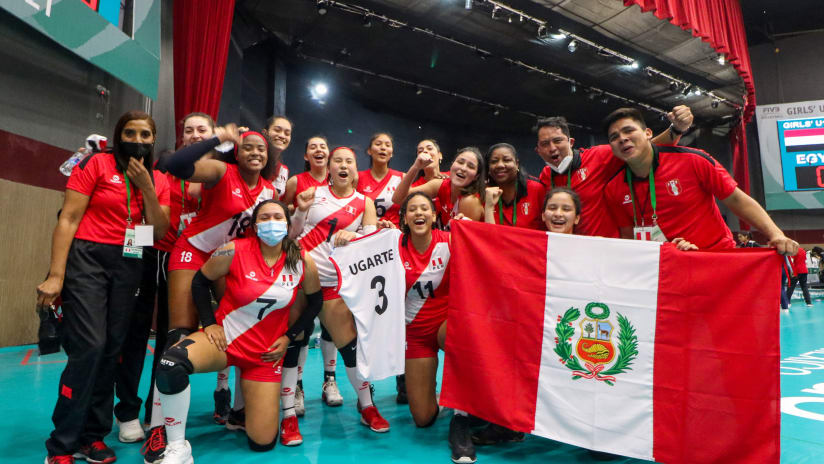 Peruvian players celebrate their come-from-behind victory against Egypt