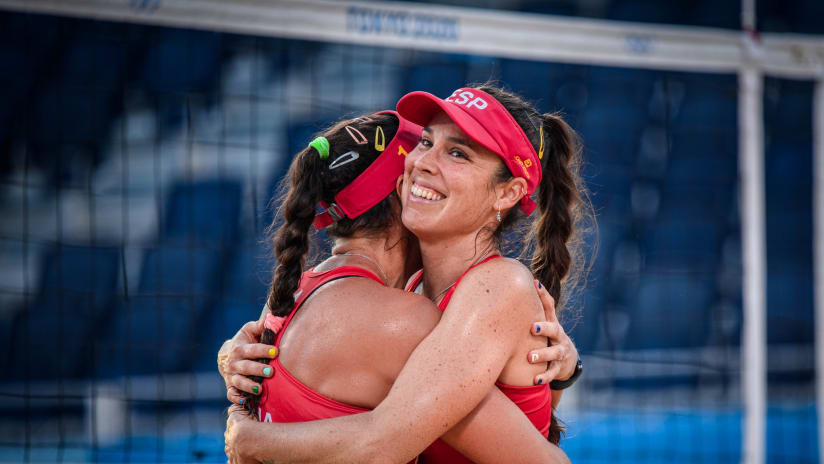 Elsa and Liliana celebrate the last win of their international career as a team – over Japan at the Tokyo Olympic