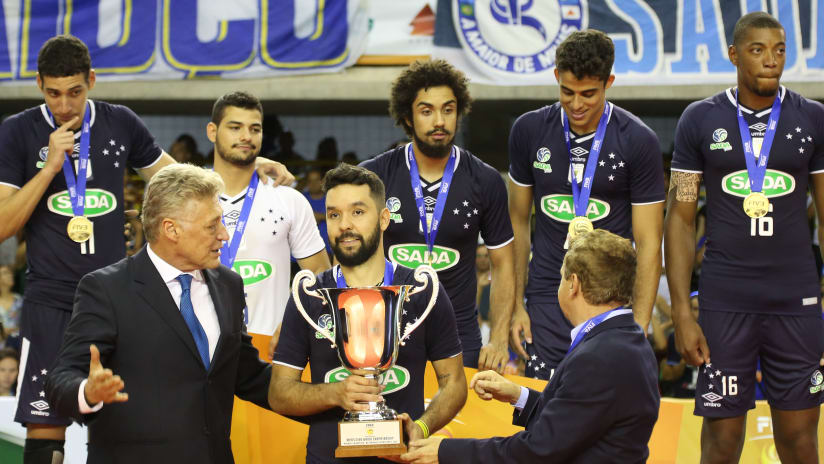 William Arjona receives the MVP award at the 2016 Club World Championship