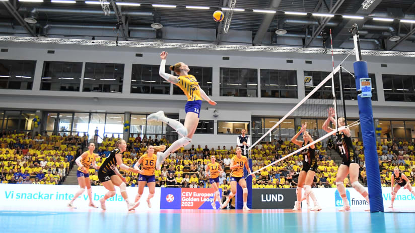 High-flying Isabelle Haak in attack (source: cev.eu)