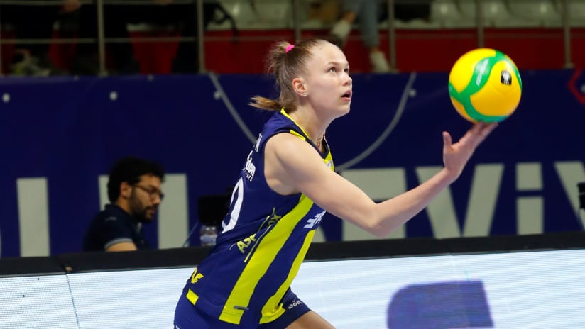 Fedorovtseva on the serve (source: cev.eu)