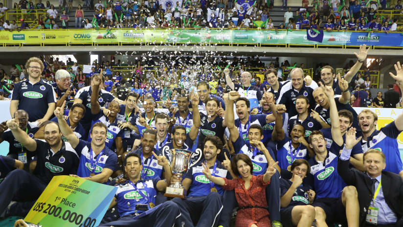 Sada Cruzeiro triumph with their first Club World Championship trophy in 2013, Wallace is the MVP