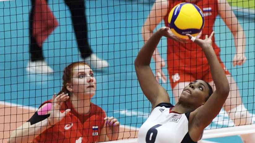 USA's Kami Miner setting the ball in the match against Russia