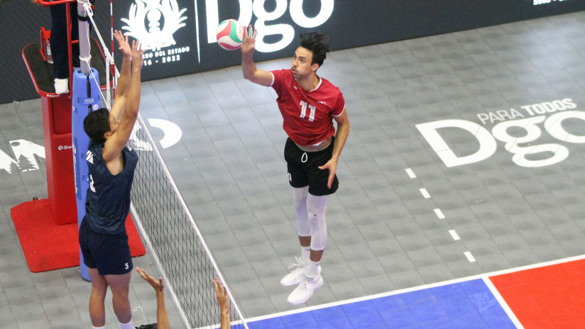 Opposite Xander Ketrzynski hits to score one of his 25 points in the match (Photo: NORCECA)