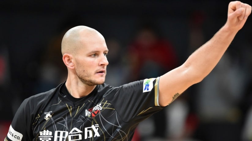 Wolfdogs Nagoya's Bartosz Kurek