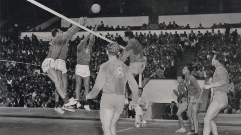 Paris 1956 World Championship in action