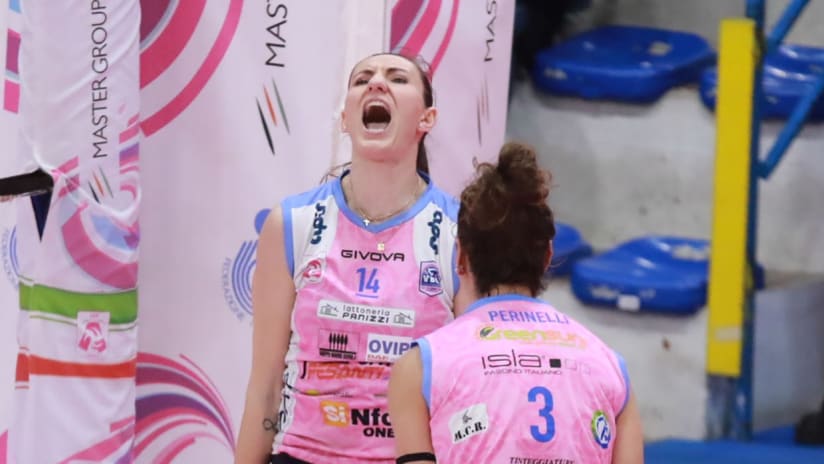 Triumphant Emiliya Dimitrova (source: volleyballcasalmaggiore.it)