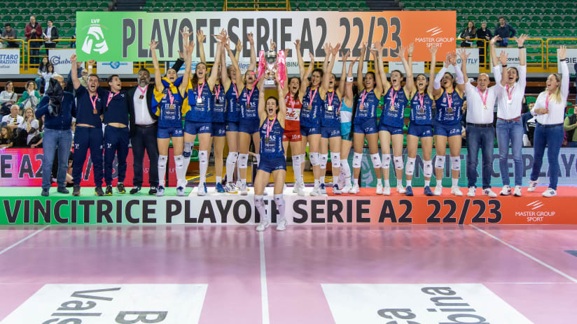 Itas Trentino Trento players celebrate as A2 playoff winners (source: legavolleyfemminile.it)