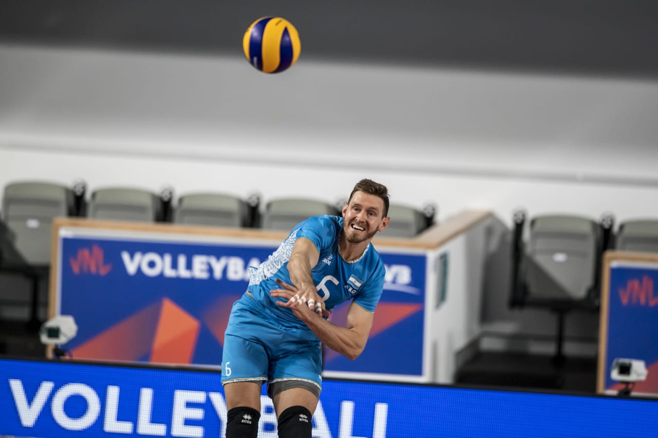 Cristian Poglajen thunders off a service at the 2019 FIVB Volleyball Nations League.