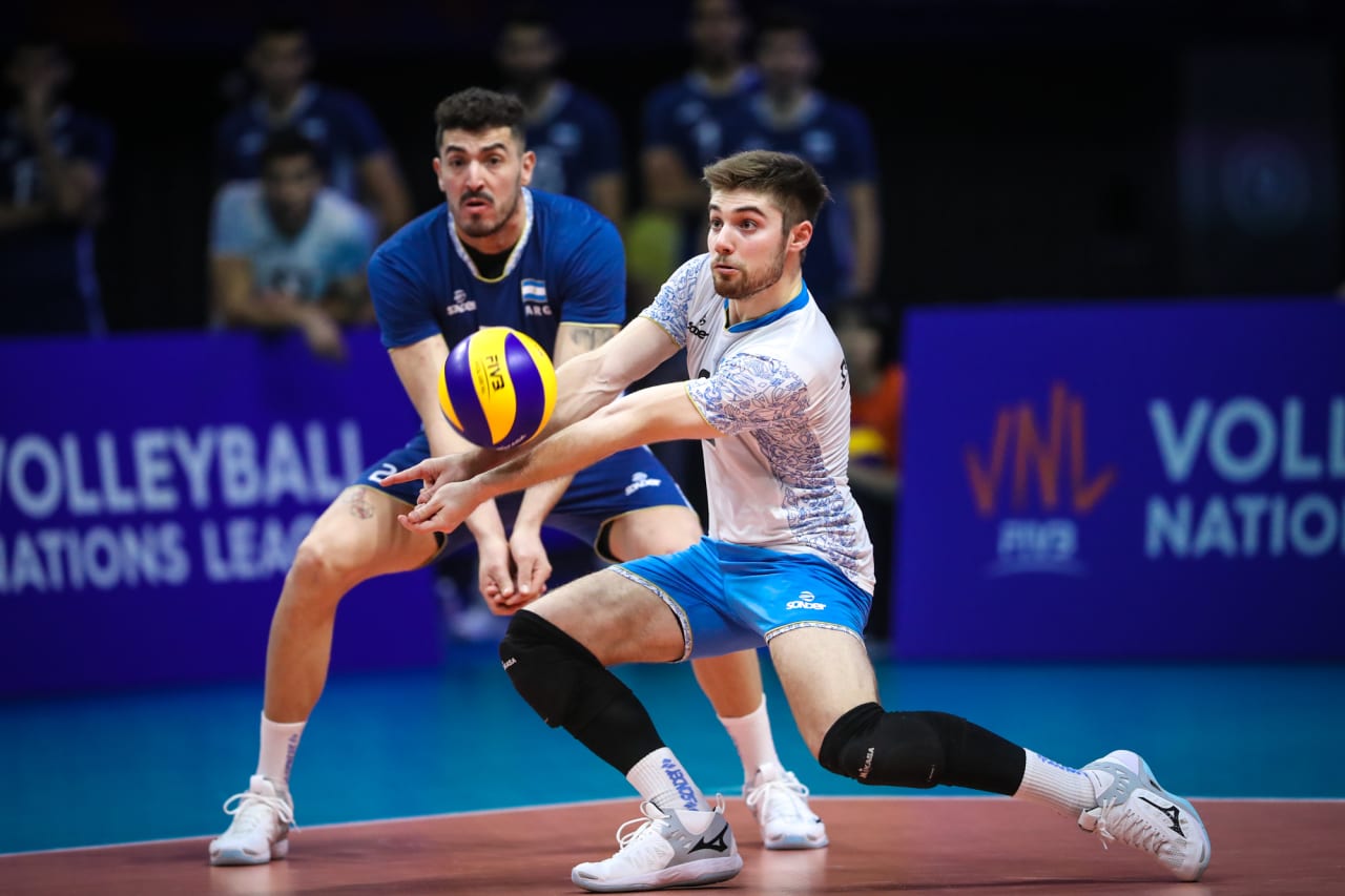 Libero Santiago Danani at reception during the 2019 FIVB Volleyball Nations League.