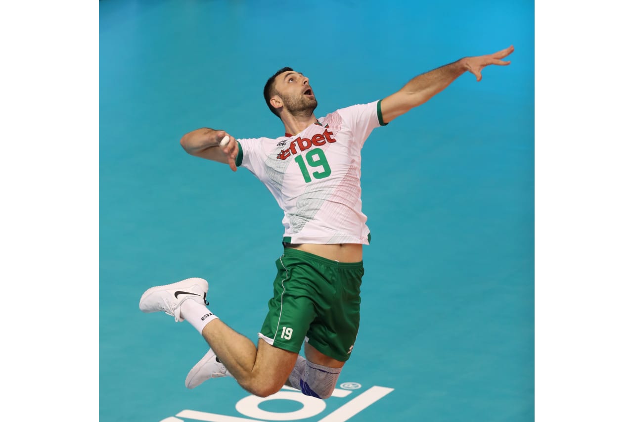 Tsvetan Sokolov rises high for the service at the 2019 FIVB Volleyball Nations League.