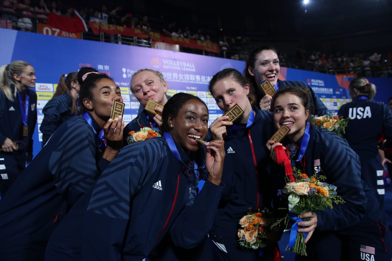 American players pose with their gold medals