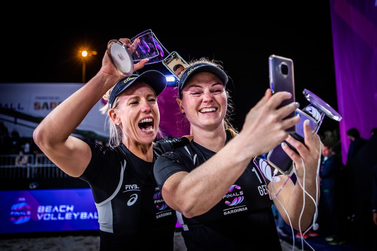 Karla Borger and Julia Sude celebrate