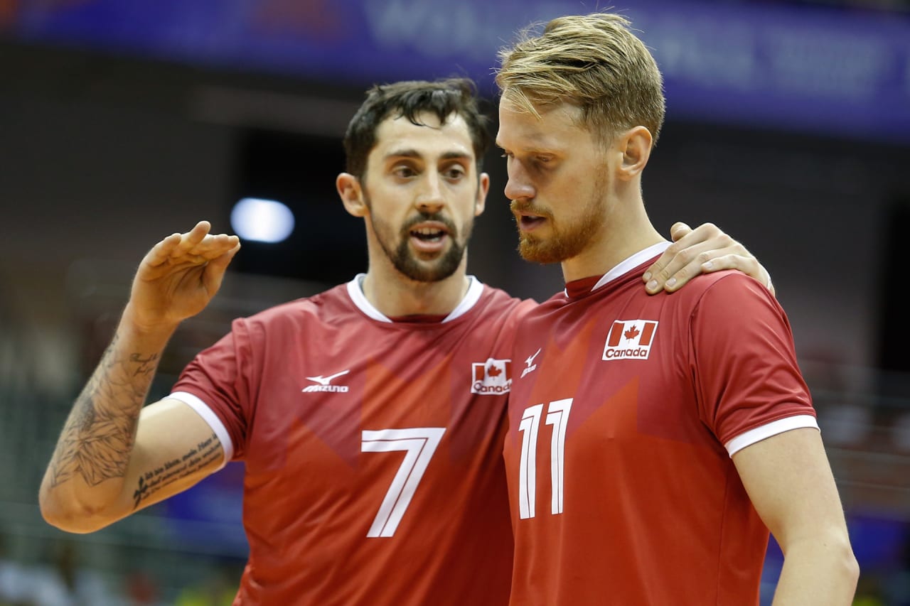 A word of encouragement from Stephen Maar for Daniel Vandoorn at the 2019 FIVB Volleyball Nations League.