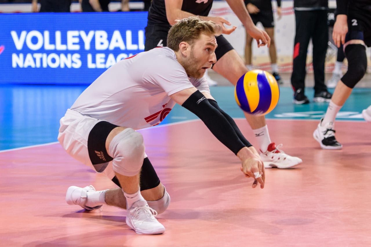 Blair Bann in reception duties at the 2019 FIVB Volleyball Nations League.