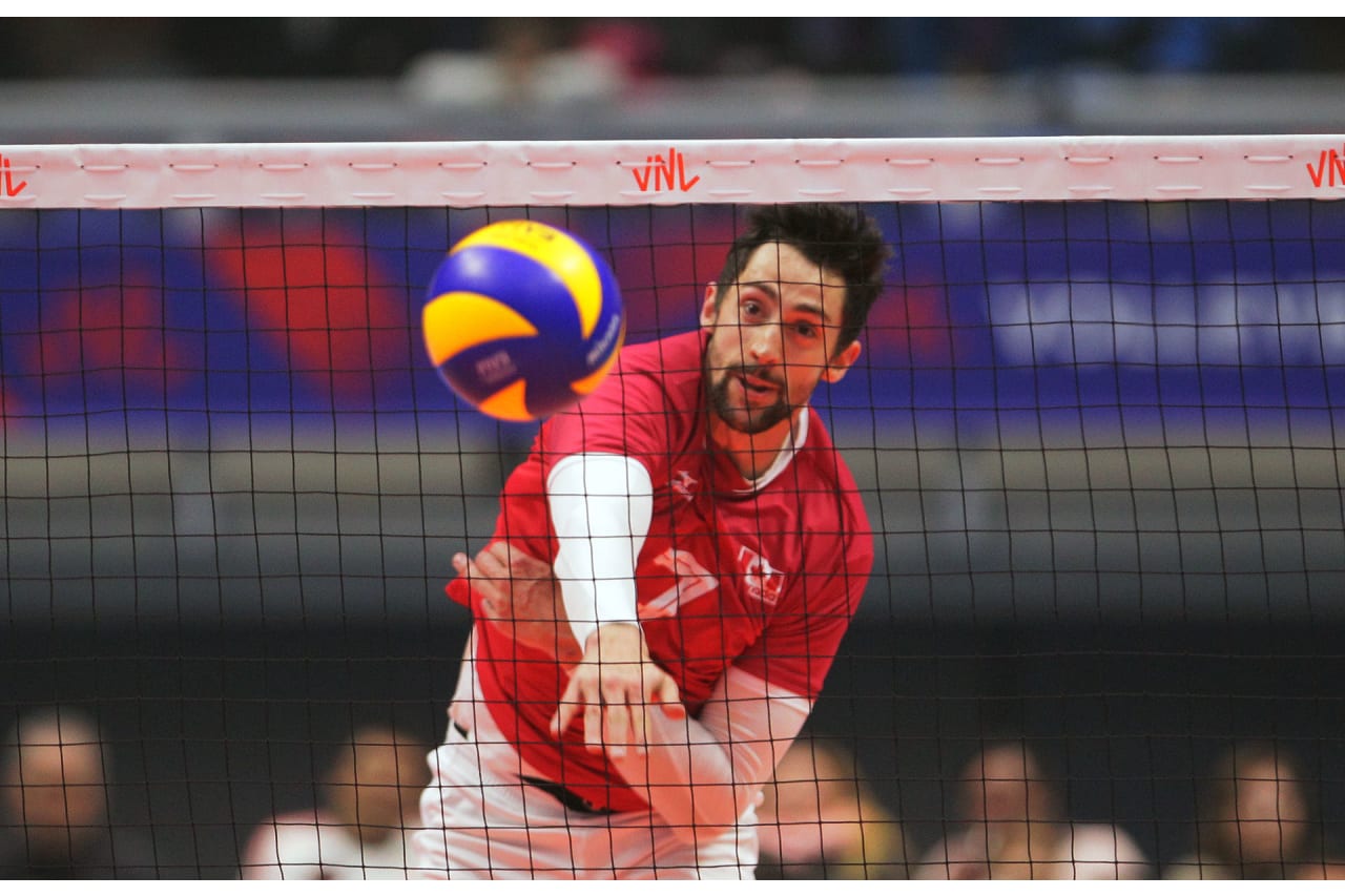 Stephen Maar strikes at the 2019 FIVB Volleyball Nations League.