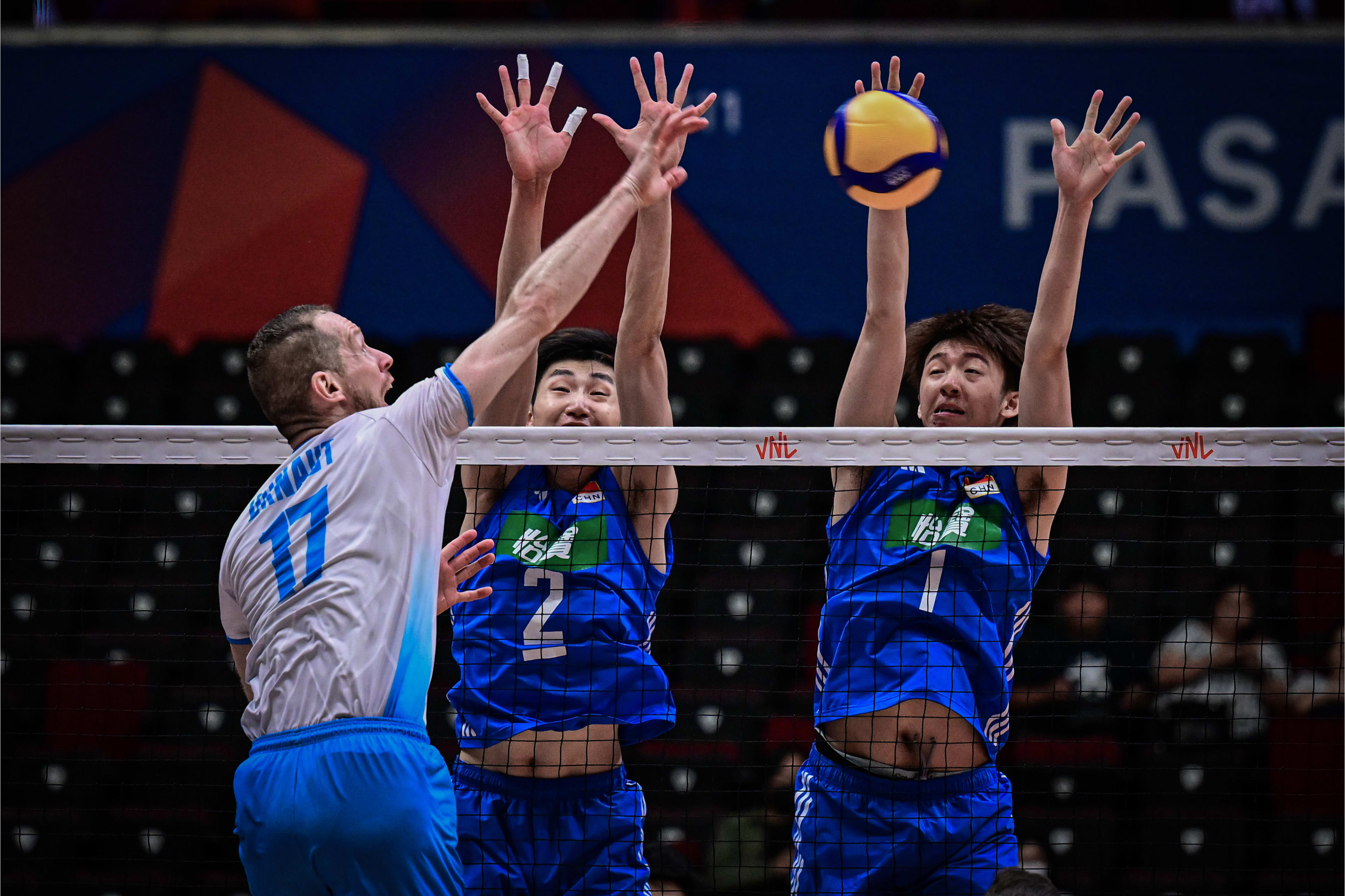 Hasil VNL 2023: Perjuangan China Luar Biasa, Tablet Wasit Sampai Nyaris Jatuh china