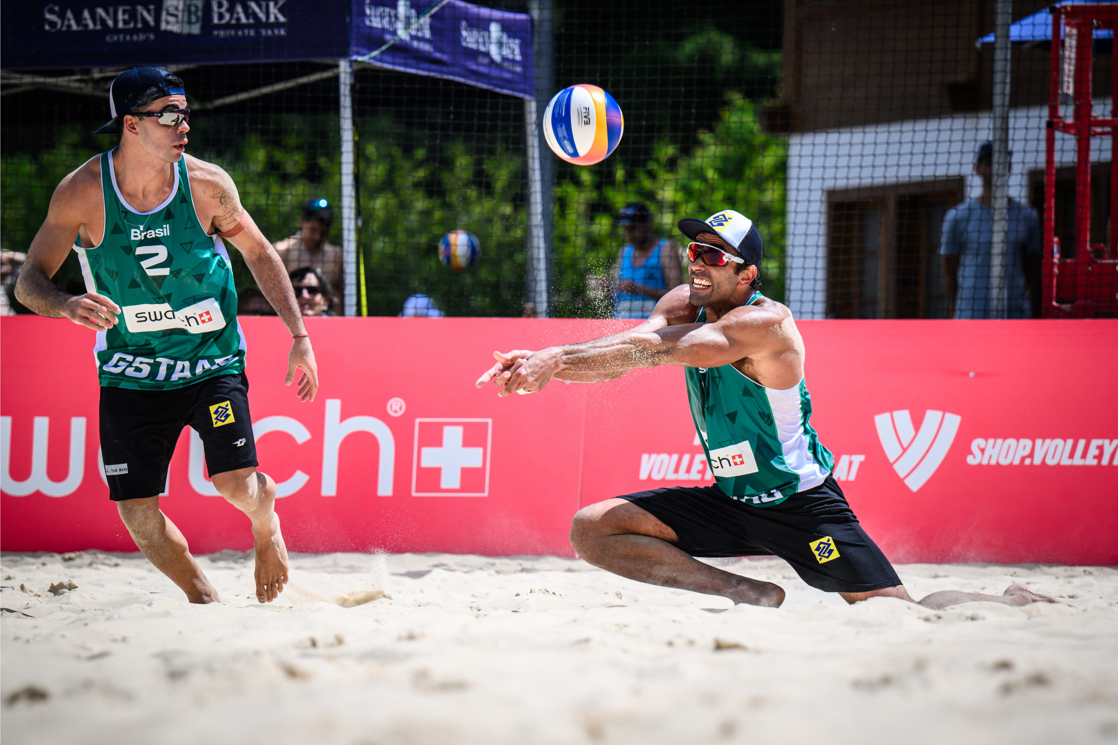 Le leggende della pallavolo si sfidano in occasione dello Swatch Beach Pro  Gstaad 2023