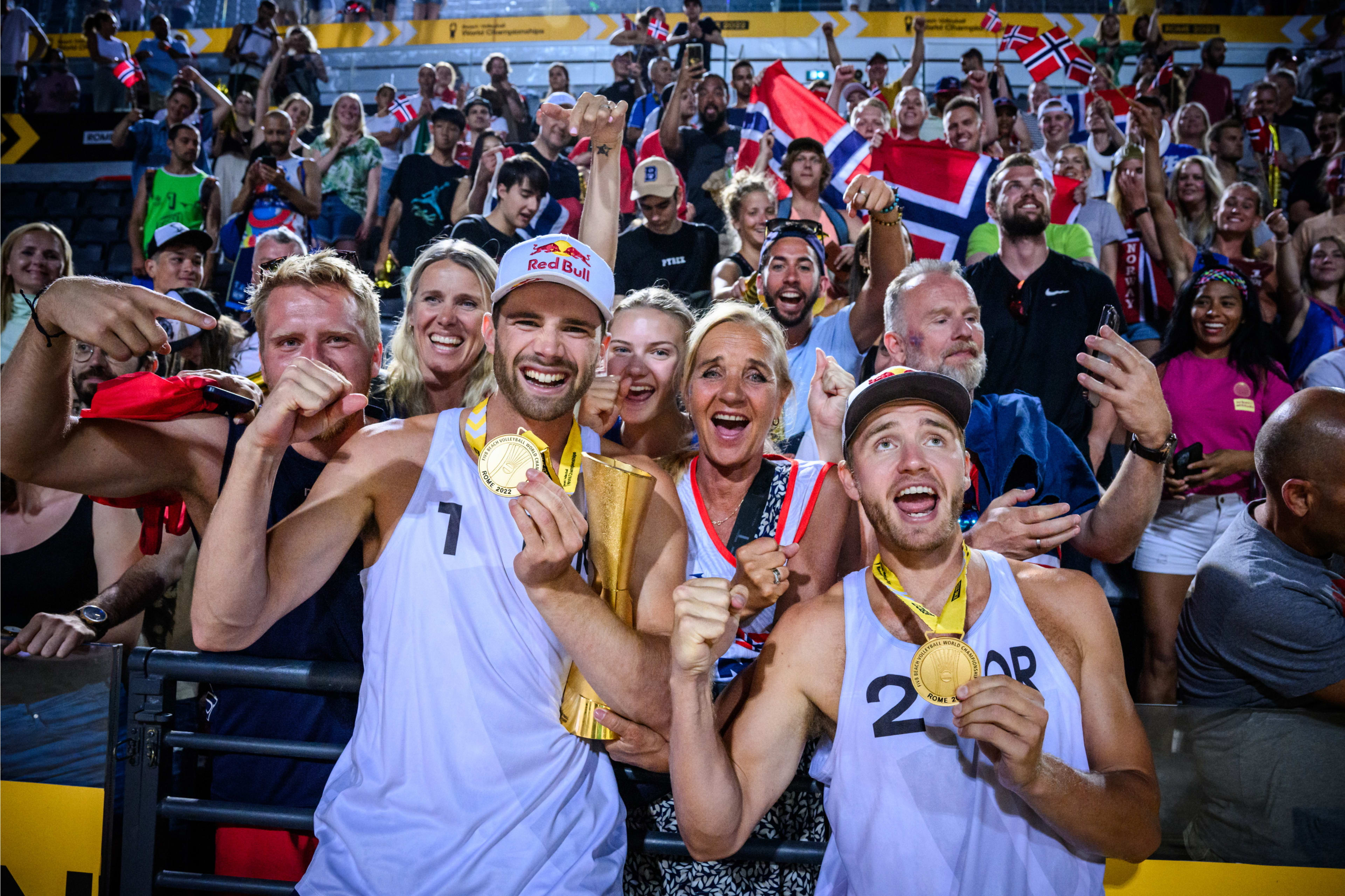 Volleyball World on X: World Champs GOLD & bronze medal matches are set  🤯! ⏰ October 15 (GMT): 2pm 🥉: USA 🇺🇸 🆚 🇮🇹 Italy 6pm 🥇: Brazil 🇧🇷  🆚 🇷🇸 Serbia