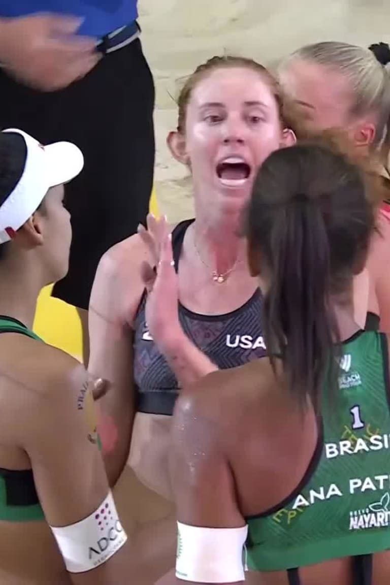 Kelly_Cheng_Successful_Blocks_Leader_in_Hughes/Cheng_vs._Ana_Patricia/Duda_-_Top_Successful_Blocks_10221548