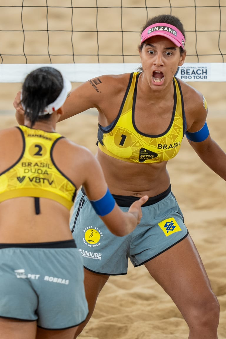 World champions lead last four into the semifinals