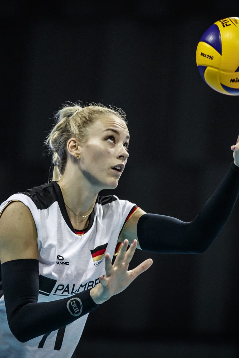 German star Lippmann moving to the beach