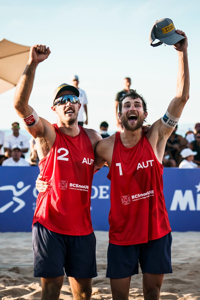 Top Austrian pair splits up