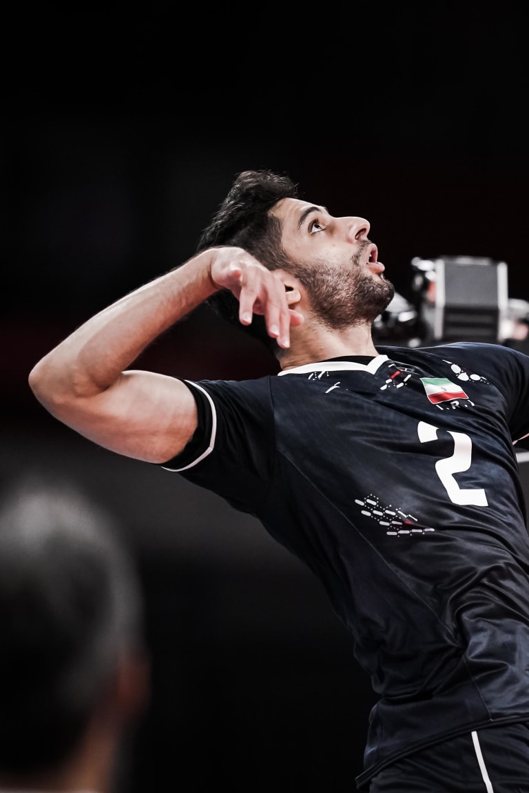 Heroic trio powers Iran past rivals Poland, 2016 medallists win on opening day