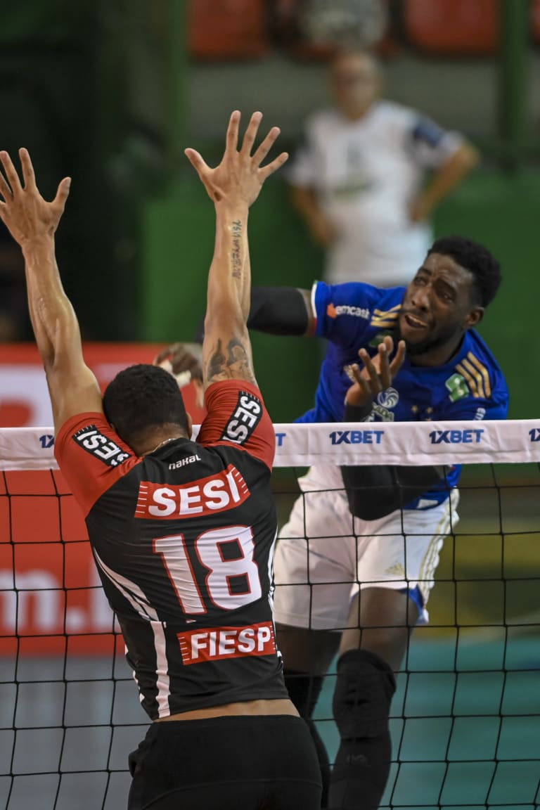 Lopez avoids defeat for Sada Cruzeiro in Superliga semis