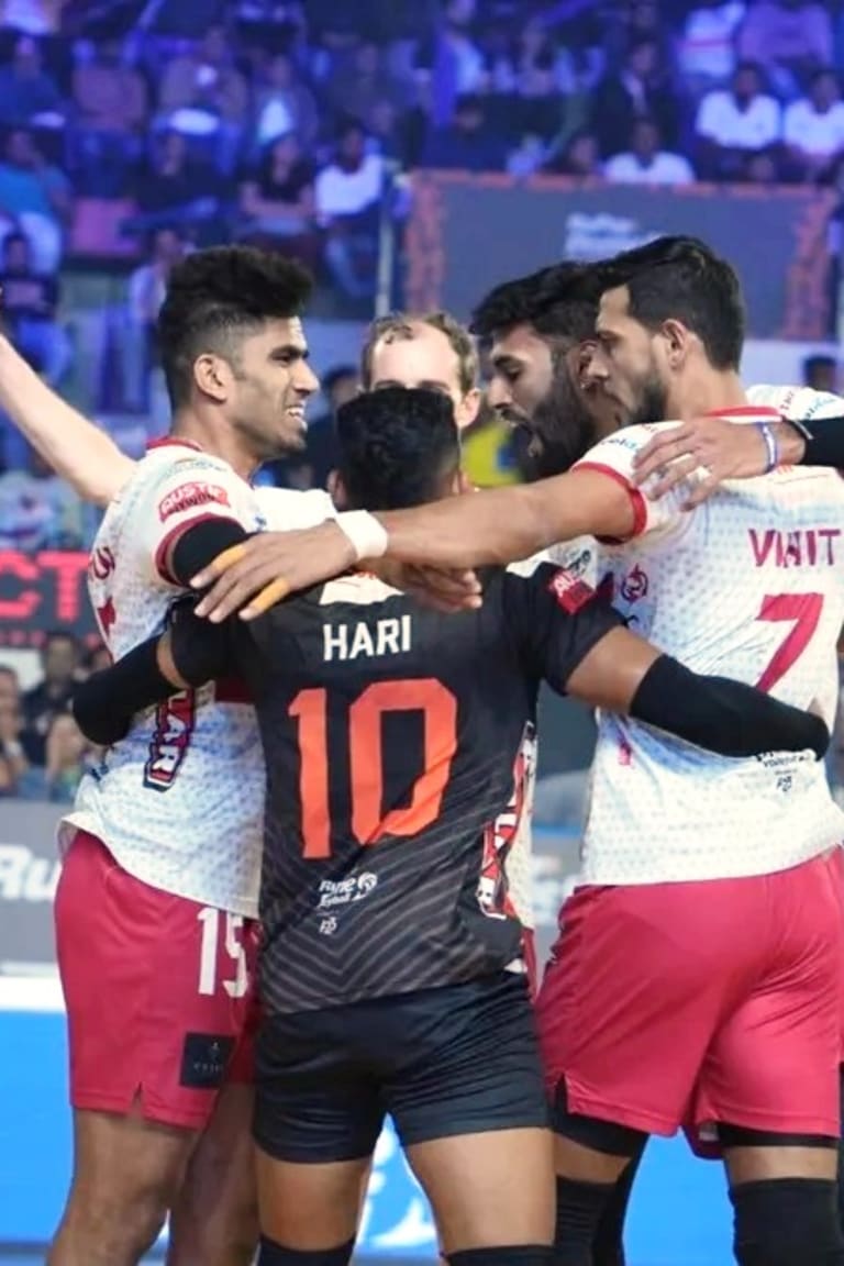 Thunderbolts storm new season with three consecutive wins in Bengaluru