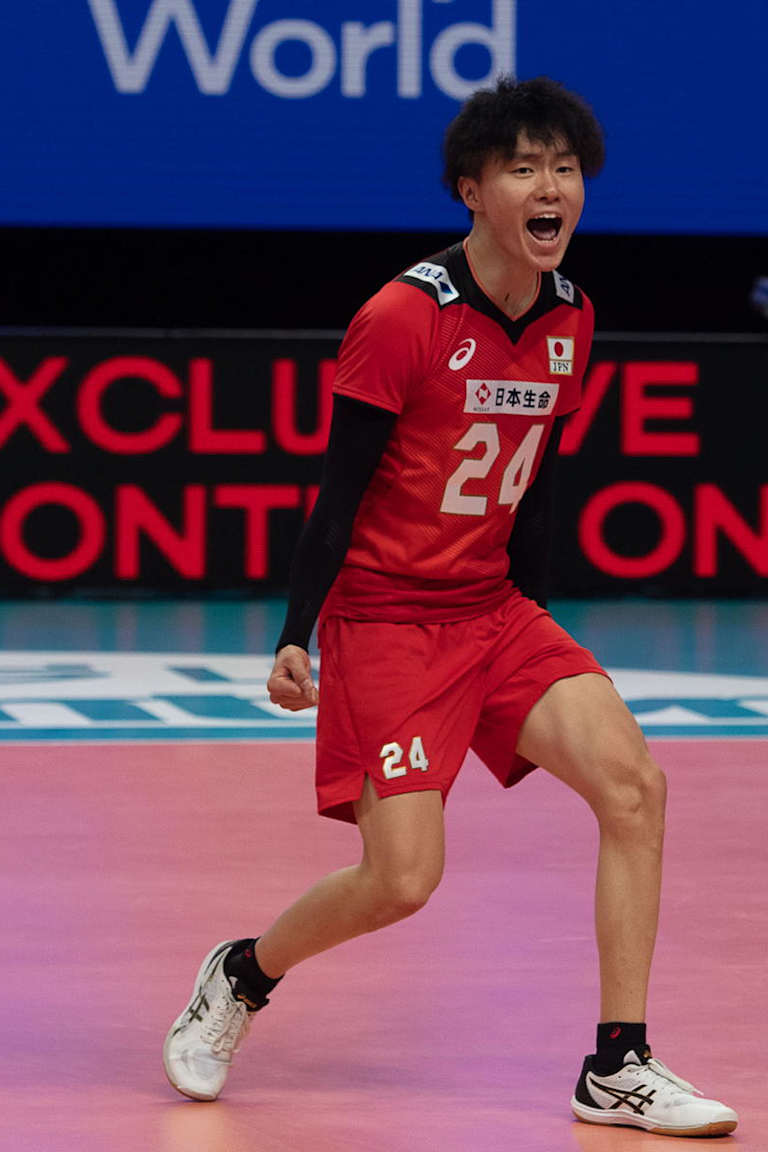 Dazzling Japan bring down mighty Russia