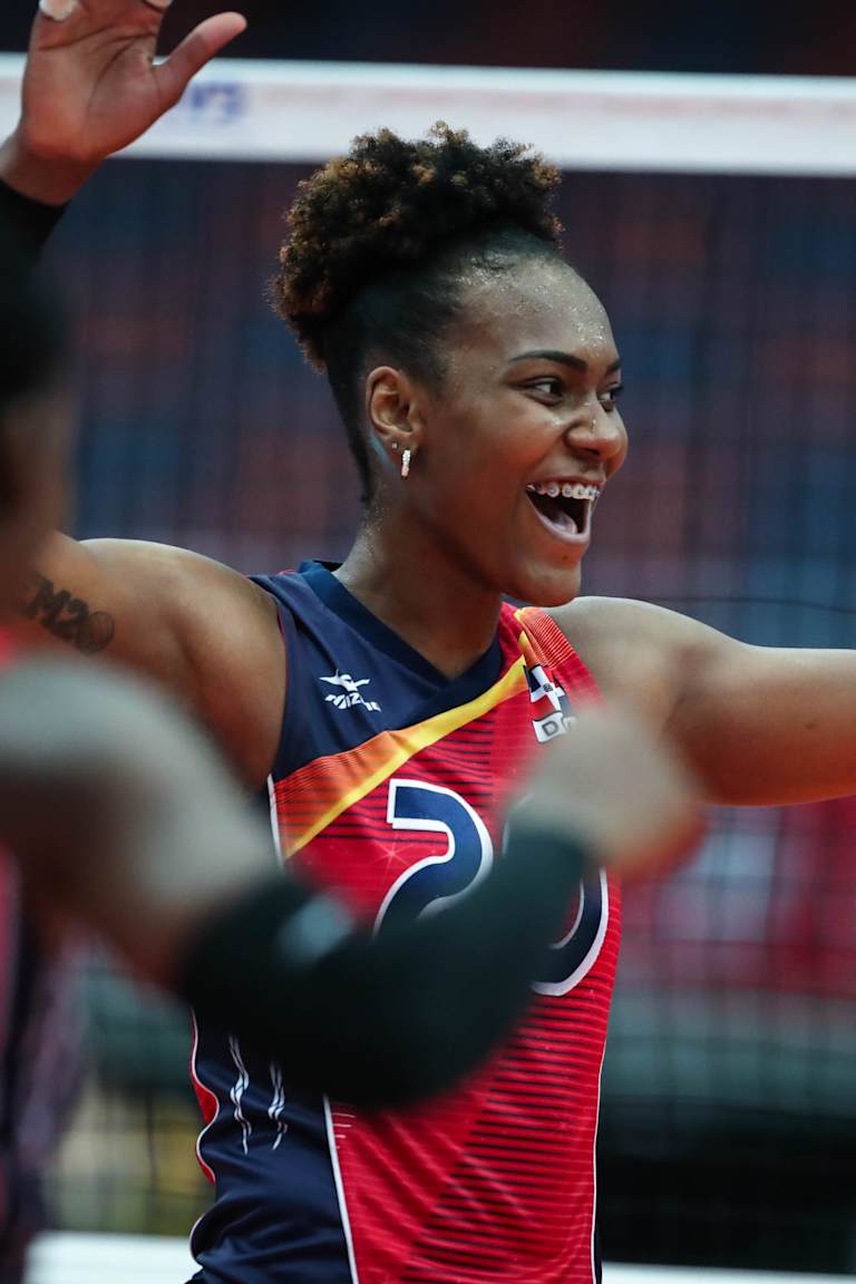 Women's smartest volleyball dinks!