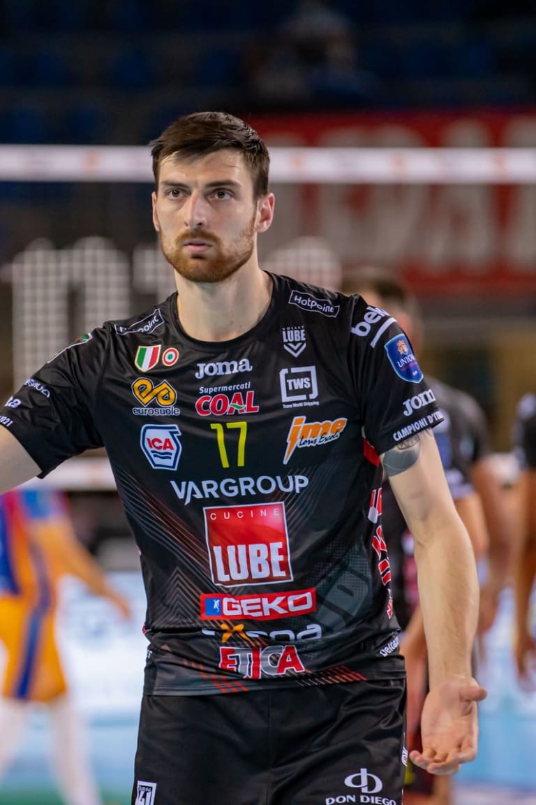 Simone Anzani with the right team at the right time