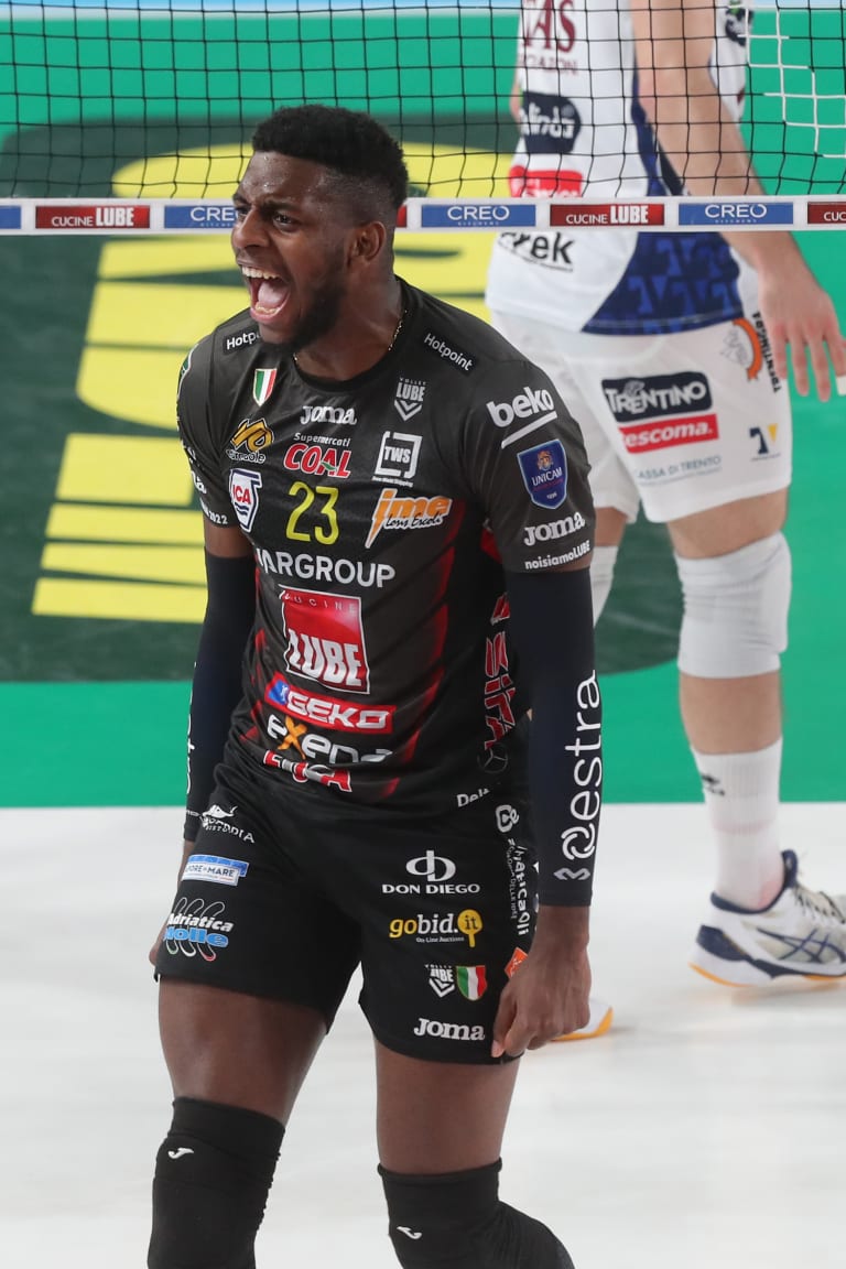 Yant fires seven aces as Lube push SuperLega Finals to match five