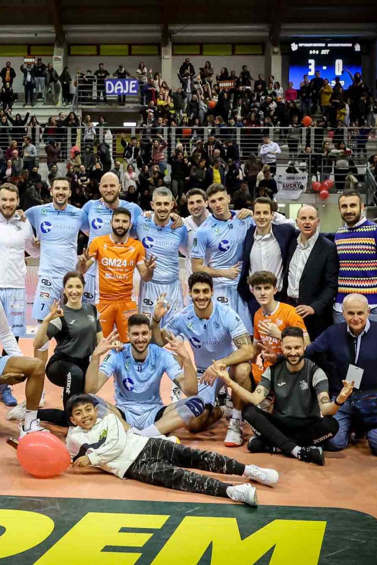 Cisterna score big win and maintain SuperLega playoff hopes