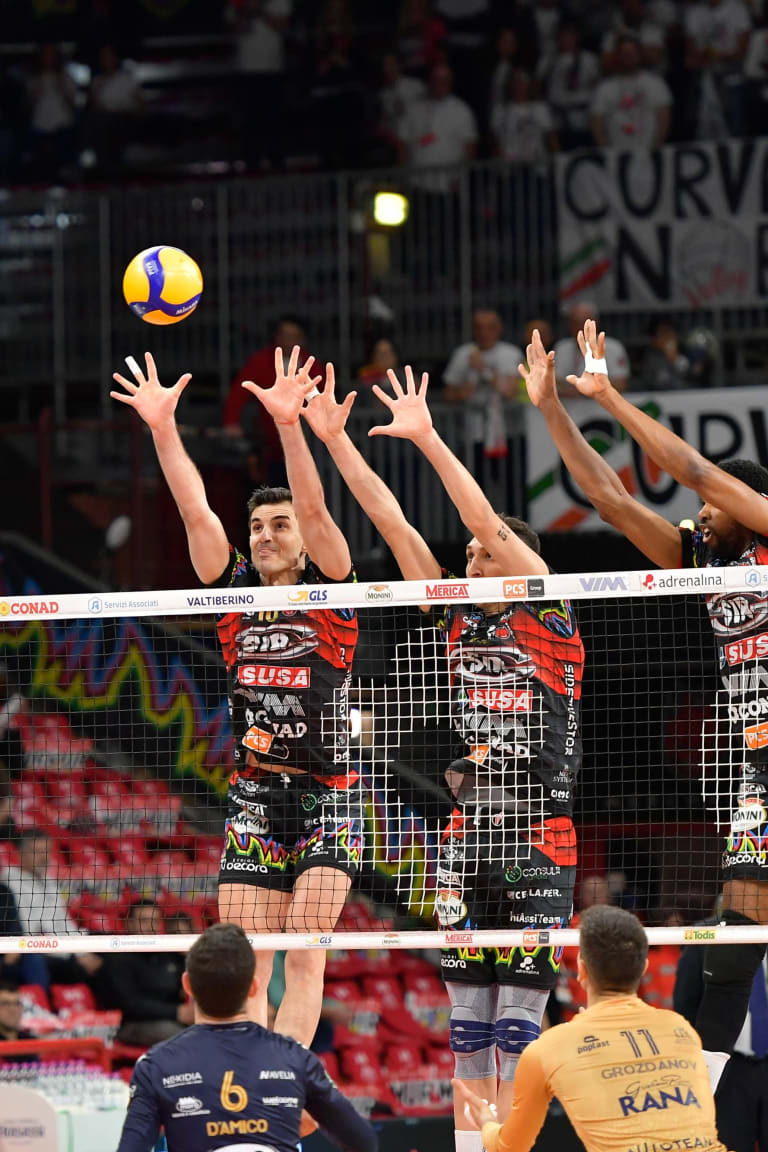 Playoff Superlega, gara -1 dei quarti di finale: bene Trento, salta due volte il fattore campo