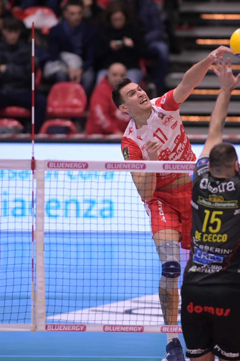 Lube and Piacenza duel for SuperLega’s fourth place