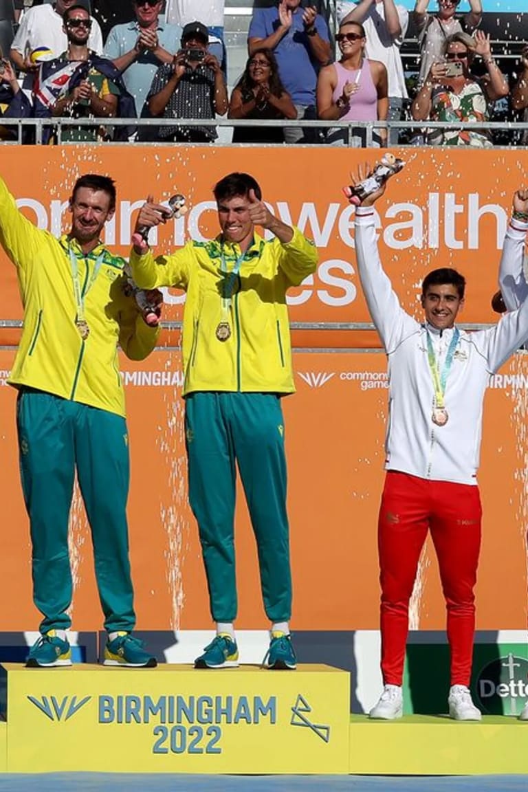 Canadians and Australians retain Commonwealth Games titles