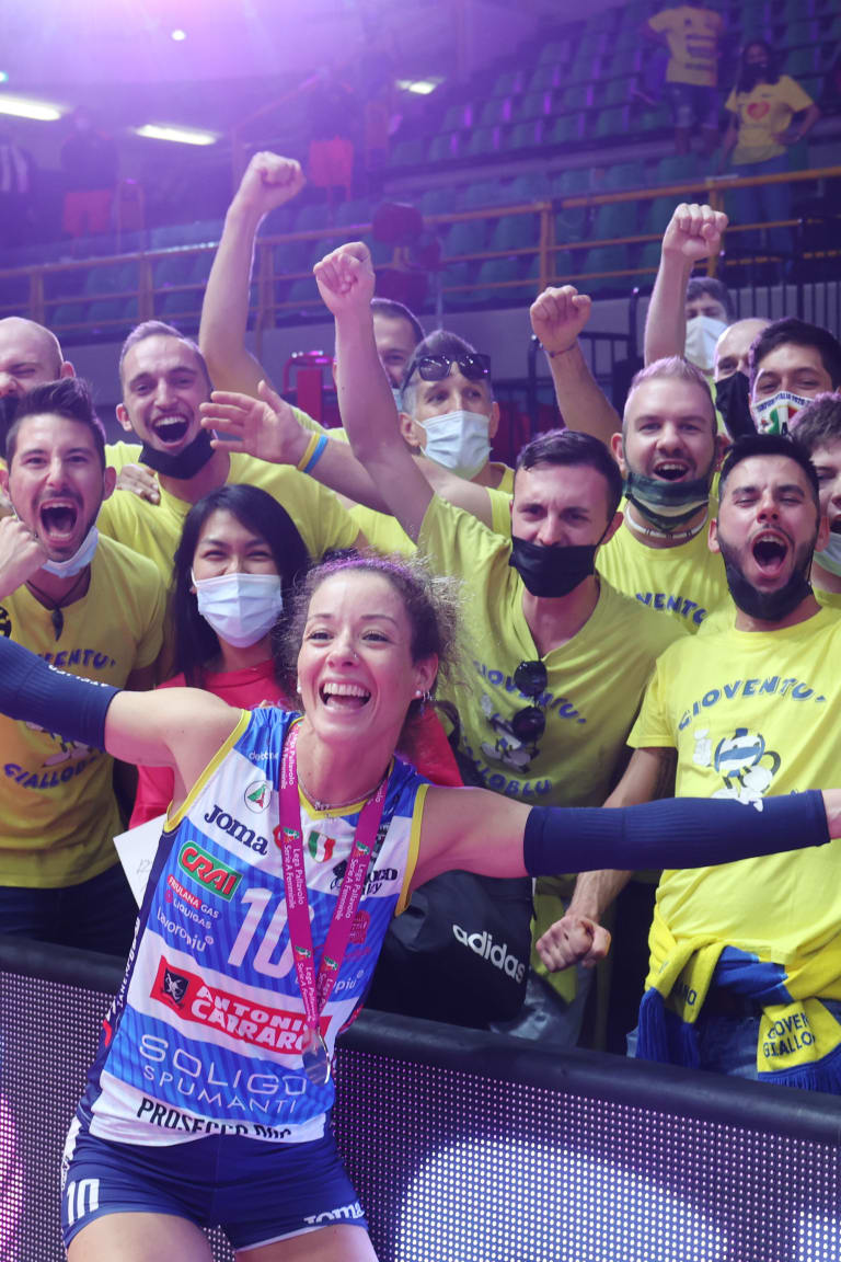 Monica De Gennaro inspires victory from defeat