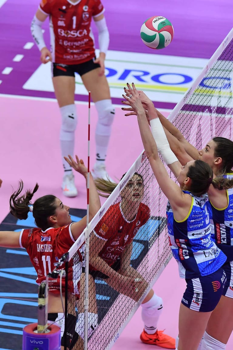 A must-see mega rally!