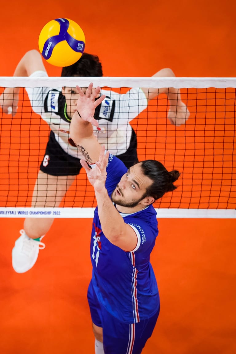 France survive dramatic Round of 16 duel with Japan