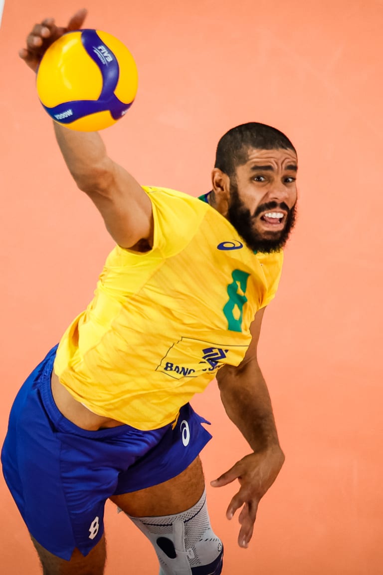 Wallace leads Brazil’s comeback in World Championship opener