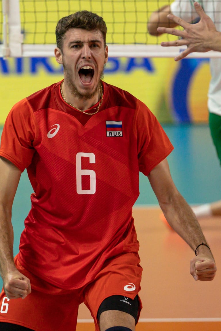 Poland, Russia grab three points each on Pool F opening day