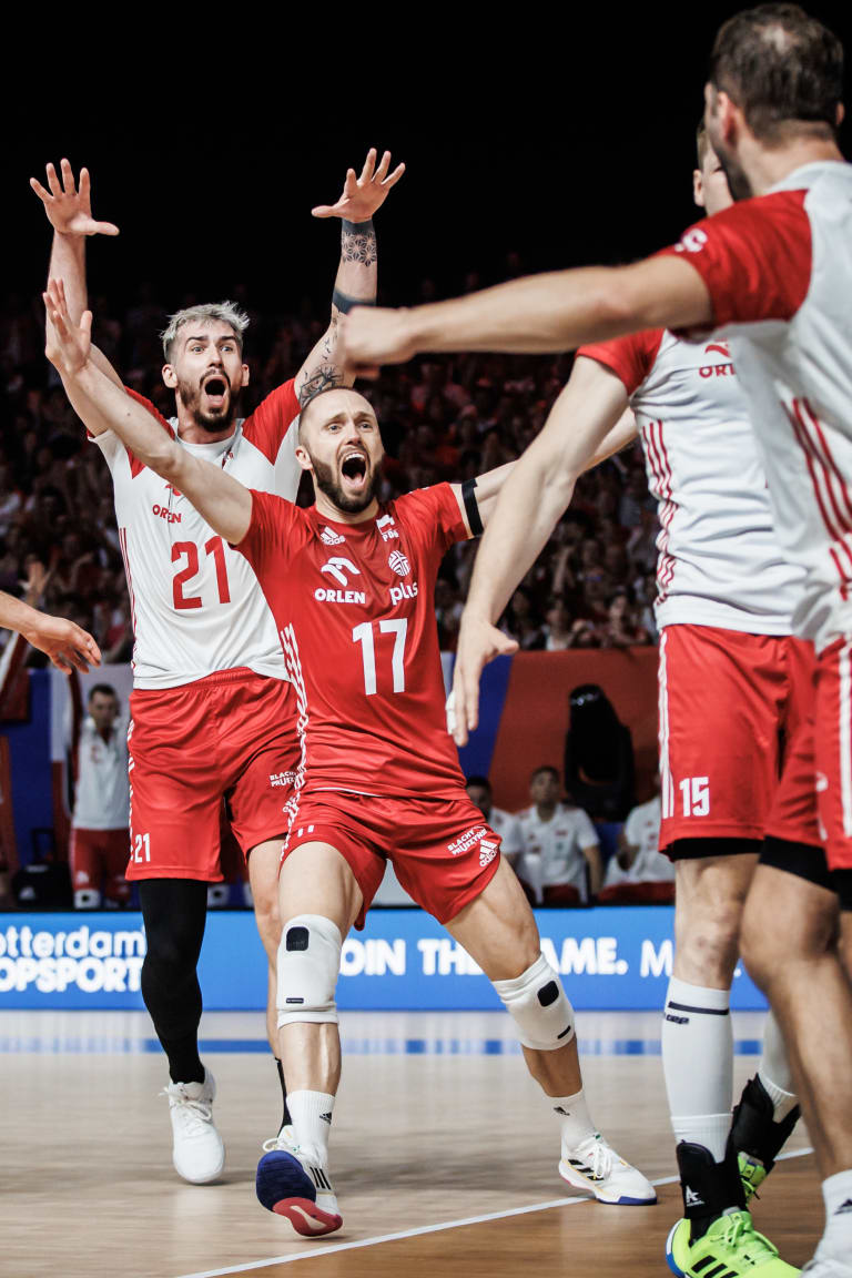 Poland rebound and take world champions Italy down